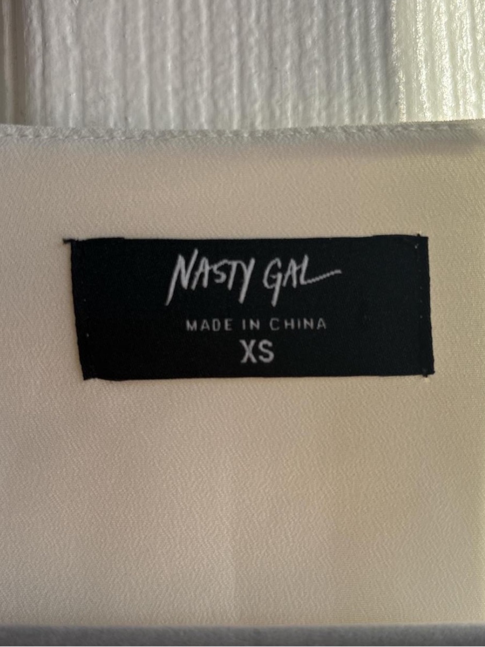 Crop Top Cream XS Nasty Gal Satin Dramatic Flared Sleeve Blouse - Picture 3 of 8